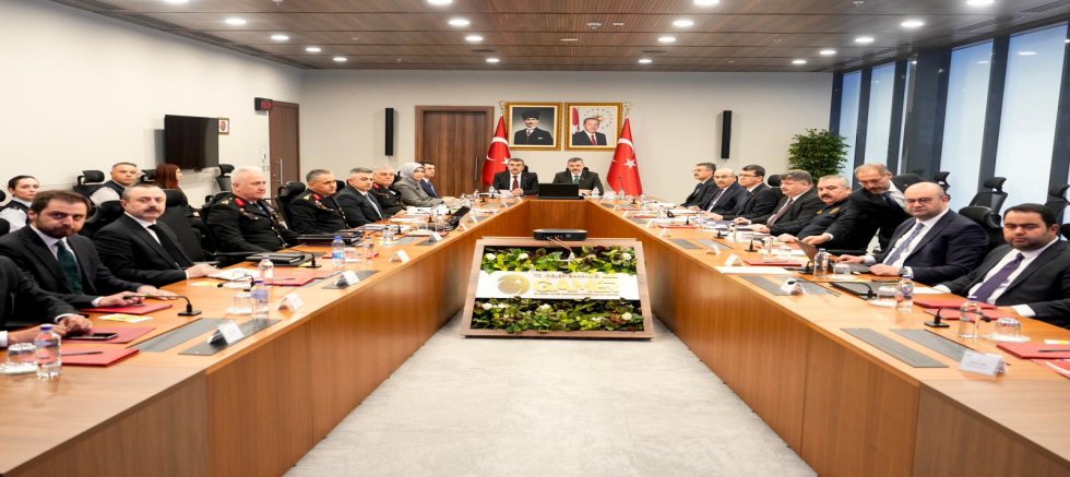 OKULLARDAKİ SALDIRILAR SONRASI GÜVENLİK ZİRVESİ: YENİ TEDBİRLER MASADA