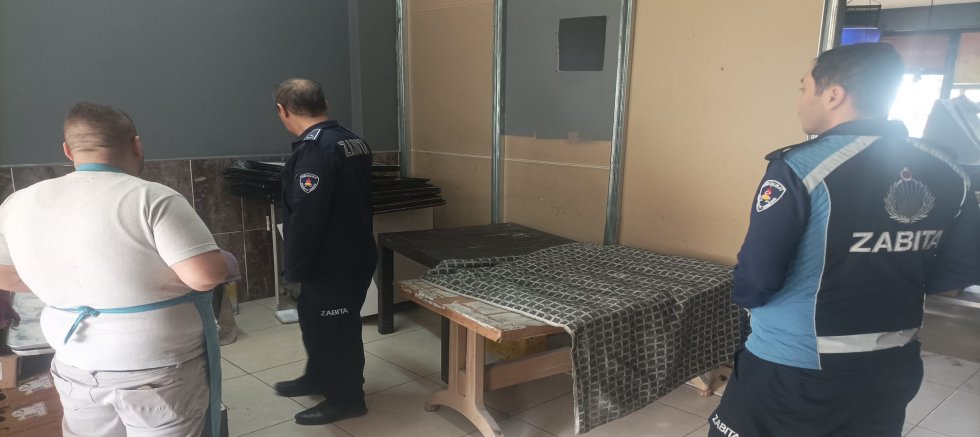 ONİKİŞUBAT BELEDİYESİ’NDEN RAMAZAN AYINDA KASAP, MARKET VE FIRINLARA DENETİM