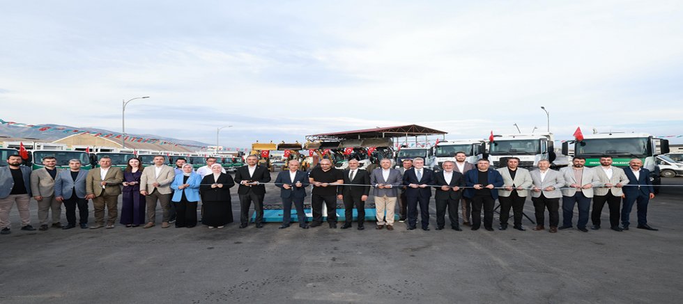 ONİKİŞUBAT BELEDİYESİ’NİN 200 MİLYON TL’LİK YATIRIMLA 30 YENİ HİZMET ARACI GÖREVE BAŞLADI