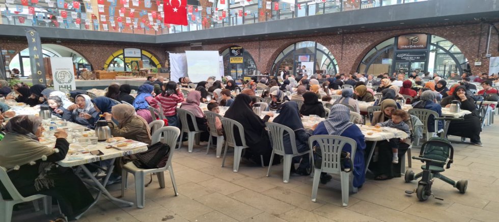 ONİKİŞUBAT BELEDİYESİ VE İHH, BAYRAMDA 250 YETİM ÇOCUĞUN YÜZÜNÜ GÜLDÜRECEK