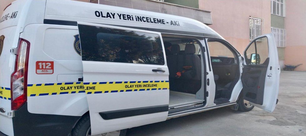 PAZARCIK’TA 2. KATTAN DÜŞEN 90 YAŞINDAKİ KADIN HAYATINI KAYBETTİ
