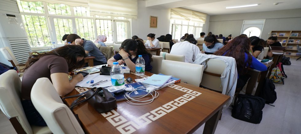 ŞEHİR GENELİNDEKİ 21 KÜTÜPHANE VE GENÇLİK MERKEZİ’NDE SINAVA HAZIRLANDILAR…