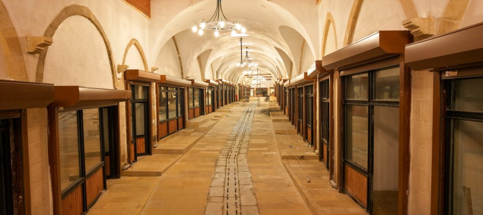 TARİHİ KAPALI ÇARŞI ZİYARETÇİLERİNE KAVUŞMAK İÇİN GÜN SAYIYOR