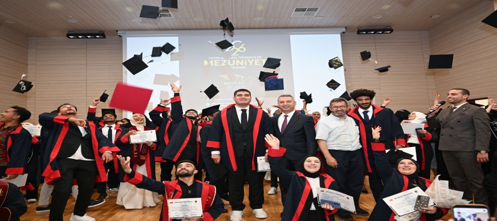 ULUSLARARASI ÖĞRENCİLER MEZUNİYET COŞKUSUNDA BULUŞTU