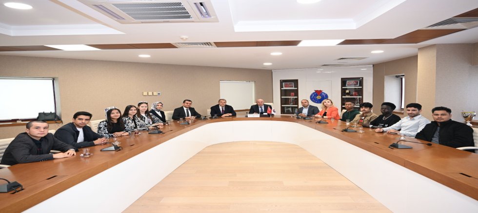 ULUSLARARASI ÖĞRENCİLERDEN KSÜ REKTÖRÜ PROF. DR. ALPTEKİN YASIM’A ZİYARET