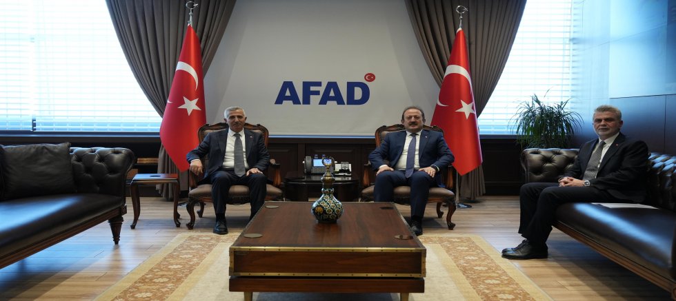 VALİ ÜNLÜER VE BAŞKAN GÖRGEL’DEN EMNİYET VE AFAD’A ZİYARET