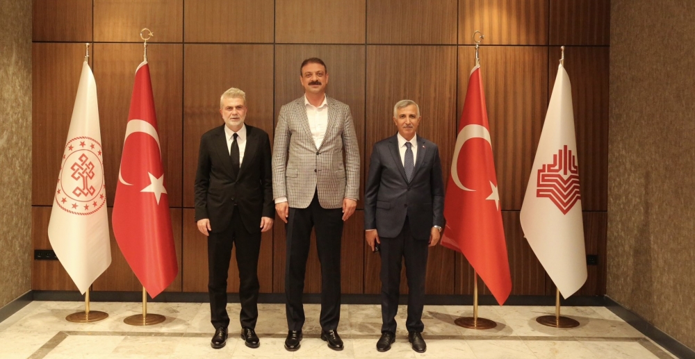 VALİ ÜNLÜER VE BAŞKAN GÖRGEL’DEN VAKIFLAR GENEL MÜDÜRLÜĞÜ’NE ZİYARET