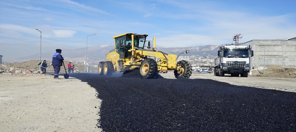 YOL ONARIMLARI İLE ŞEHRİN ULAŞIM STANDARTLARI YÜKSELİYOR