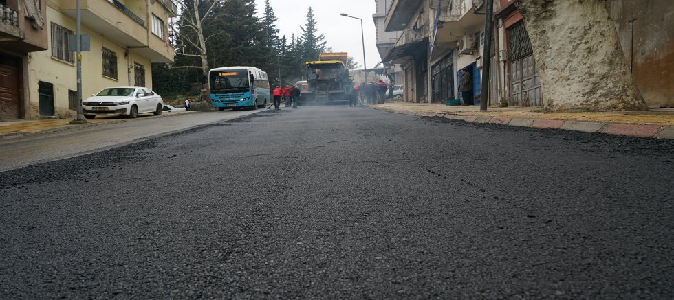 YOLLAR TEK TEK YENİLENİYOR