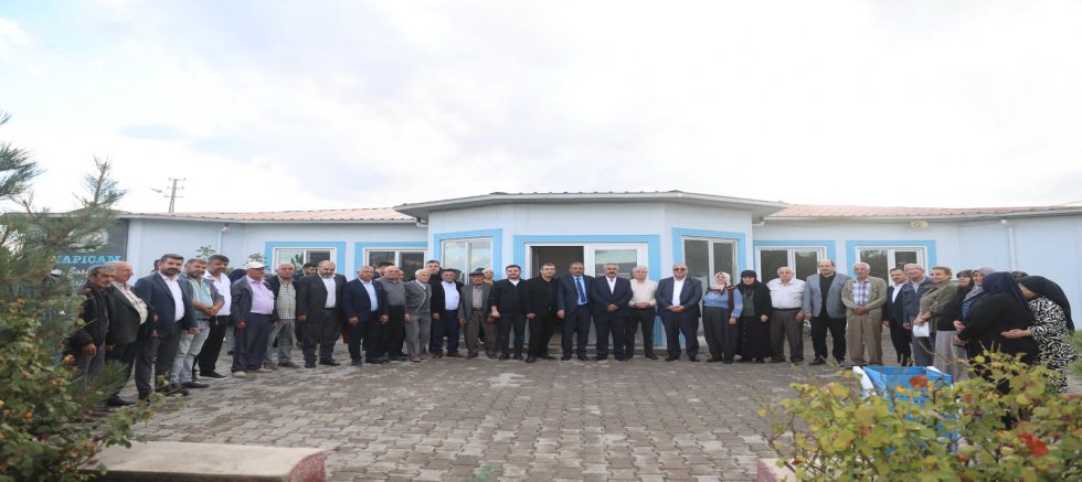 YÜZ YÜZE 100. MAHALLEDE: BAŞKAN AKPINAR GÖNÜLLERE DOKUNAN BULUŞMALARINI SÜRDÜRÜYOR