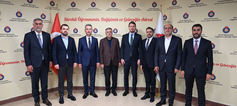 NEVZAT PAKDİL VE İL PROTOKOLÜ KSÜ REKTÖRÜ PROF. DR. İBRAHİM TANER OKUMUŞ’U ZİYARET ETTİ