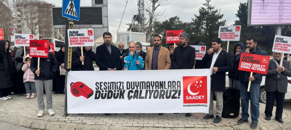 SAADET PARTİSİ’NDEN 6 ŞUBAT DEPREMLERİ’NİN 3. YILINDA “DEPREM DÜDÜĞÜ” EYLEMİ