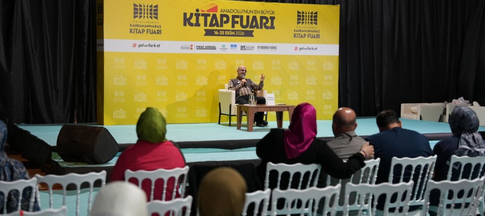 SAVAŞ BARKÇİN, KİTAP FUARI’NDA OKURLARINA SESLENDİ