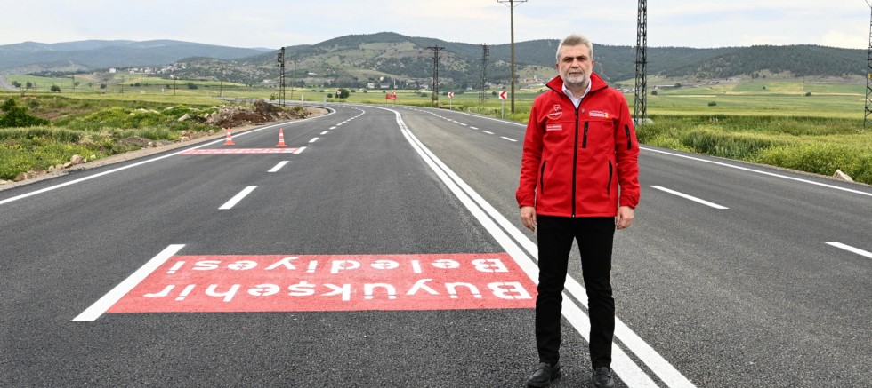 ŞEHİR TARİHİNİN EN BÜYÜK ASFALT SEFERBERLİĞİ TÜM HIZIYLA SÜRÜYOR