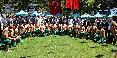 248 PEHLİVAN ER MEYDANINDA KIRAN KIRANA MÜCADELE EDİYOR
