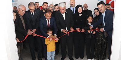 Dulkadiroğlu Dede Korkut İlk ve Ortaokulu’nda Abid Türkoğlu Kütüphanesi Milli Eğitim Müdürü Erhan Baydur ve Esnaf ve Sanatkarlar Odası Başkanı Ahmet Kuybu’nun  katılımı ile açıldı.