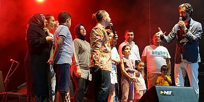 “AİLELER YARIŞIYOR” KAFUM’DA KAHKAHA DOLU ANLARA SAHNE OLDU