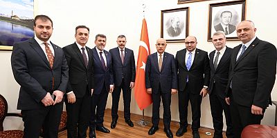 AK PARTİ KAHRAMANMARAŞ HEYETİ İÇİŞLERİ BAKANI ÇİFTÇİ İLE BİR ARAYA GELDİ
