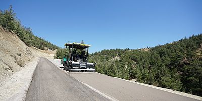 ALİ KAYASI’NA ULAŞIM SAĞLAYAN YOL ASFALTLANIYOR