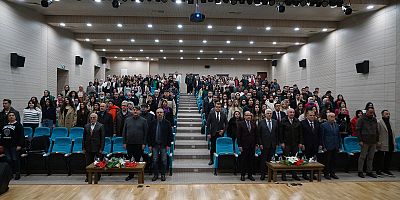 Kahramanmaraş Büyükşehir Belediyesi ve KSÜ iş birliğiyle düzenlenen programda gençlere seslenen Prof. Dr. Mustafa Kaçar; Kuşçu’nun bilimsel mirasına