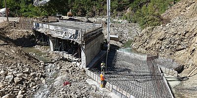 ANDIRIN’DA 53 YILLIK KÖPRÜNÜN YERİNE YENİ KÖPRÜ YÜKSELİYOR