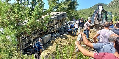 ANDIRIN’DA FECİ KAZA: 4 ÖLÜ 1’İ AĞIR 25 YARALI