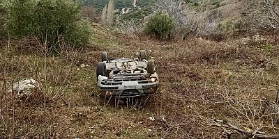Kahramanmaraş’ın Andırın ilçesinde sürücüsü kontrolünü kaybettiği otomobiliyle şarampole yuvarlanması sonucu 3 kişi yaralandı.