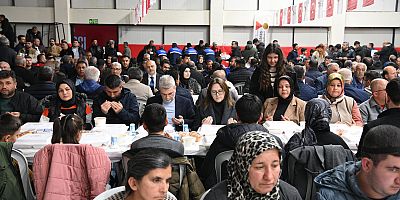 Kahramanmaraş Büyükşehir Belediyesinin Ramazan ayının manevi iklimini ve dayanışma ruhunu ilçelerde de yaşatmak amacıyla başlattığı “İlçemde İftar Var” programının ilk durağı Andırın oldu. Yoğun katıl