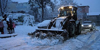ARTERLERİ ULAŞIMA AÇIK TUTMAK İÇİN BÜYÜKŞEHİR’DEN YOĞUN MESAİ