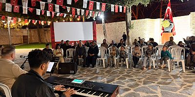 AŞIK MAHZUNİ ŞERİF’İN TÜRKÜLERİ KAHRAMANMARAŞ KALESİ’NDE YANKILANDI