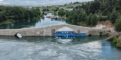 ASIRLIK MİRAS YENİDEN AYAĞA KALKIYOR; CEYHAN KÖPRÜSÜ’NDE RESTORASYONDA SONA GELİNDİ