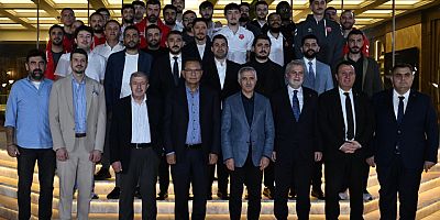 BAŞKAN GÖRGEL, “BASKETBOL TAKIMIMIZ ŞEHRİMİZİ EN GÜZEL ŞEKİLDE TEMSİL EDİYOR”