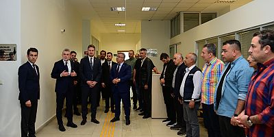 Ramazan Bayramı öncesi birimleri tek tek ziyaret edip belediye personellerinin bayramını tebrik eden Başkan Görgel