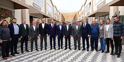 Derepazarı Esnaf Çarşısı’nı ziyaret ederek esnaf ve vatandaşlarla bir araya gelen Başkan Görgel