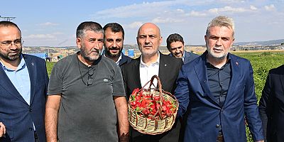 BAŞKAN GÖRGEL; “DÜNYA’NIN EN GÜZEL BİBERİ, MARAŞ BİBERİ HASADIMIZ HAYIRLI VE BEREKETLİ OLSUN”