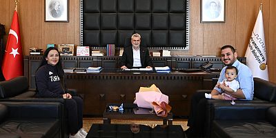 BAŞKAN GÖRGEL, KAHRAMANMARAŞLI MİLLİ ŞAMPİYON ATICI SAFİYE TEMİZDEMİR’İ AĞIRLADI