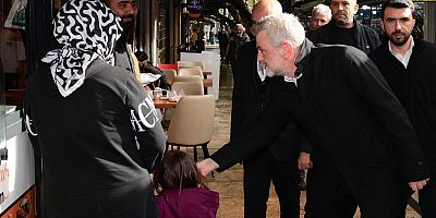 Kapalı Çarşı’da esnaf ve vatandaşlarla bir araya gelen Başkan Görgel