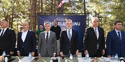 19 Ekim Muhtarlar Günü dolayısıyla düzenlenen programda muhtarlarla bir araya gelen Başkan Görgel