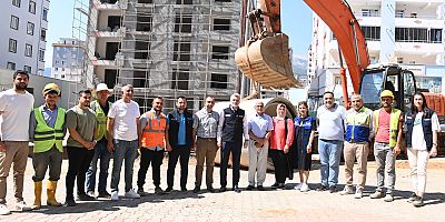 Onikişubat ilçesi Vadi Mahallesi’nde yürütülen altyapı çalışmalarını yerinde inceleyen Başkan Görgel