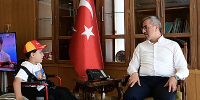 BAŞKAN GÜNGÖR, 1. SINIF ÖĞRENCİSİ MUHAMMET’LE BULUŞTU
