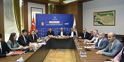 İçişleri Bakan Yardımcısı Münir Karaloğlu ve AFAD Başkanı Okay Memiş ile Afet Koordinasyon Merkezi’nde gerçekleştirilen istişare ve değerlendirme toplantısına katılan Başkan Güngör