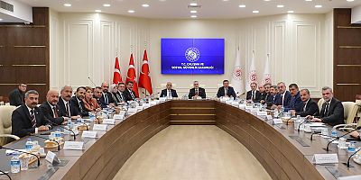 BAŞKAN GÜNGÖR, ÇALIŞMA VE SOSYAL GÜVENLİK BAKANI IŞIKHAN İLE BİR ARAYA GELDİ