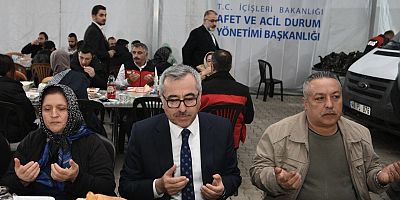 BAŞKAN GÜNGÖR, GALATASARAY KONTEYNER KENT’TE VATANDAŞLARLA İFTAR YAPTI