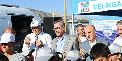 BAŞKAN GÜNGÖR, “KALICI KONUTLARIN DA 1 YIL İÇERİSİNDE TESLİMİ YAPILACAK”