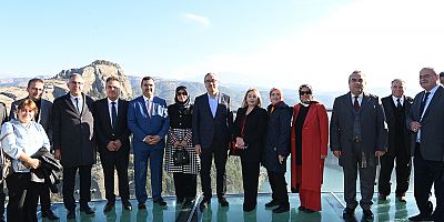 BAŞKAN GÜNGÖR, ÖĞRETMENLERLE BİR ARAYA GELDİ
