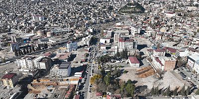 Aksu Haber canlı yayınına katılarak şehirdeki son duruma ilişkin bilgiler aktaran Başkan Güngör