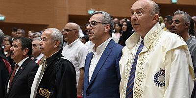 BAŞKAN GÜNGÖR, TIP ÖĞRENCİLERİNİN MEZUNİYET HEYECANINA ORTAK OLDU 