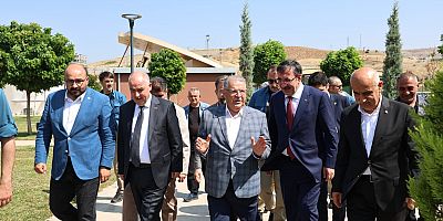 BAŞKAN MAHÇİÇEK’TEN CUMHURBAŞKANI YARDIMCISI YILMAZ’A EXPO 2023 SUNUMU