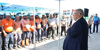 BAŞKAN MAHÇİÇEK’TEN SAHA TEMİZLİK PERSONELLERİNE TEŞEKKÜR ZİYARETİ