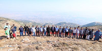 BAŞKAN TOPTAŞ, DÜNYANIN EN BÜYÜK BAYRAĞINI ŞEHİT AİLELERİ VE GAZİLERLE TAMAMLADI